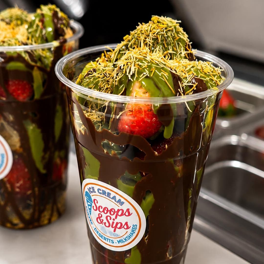 Dubai Strawberry Cup (Large)