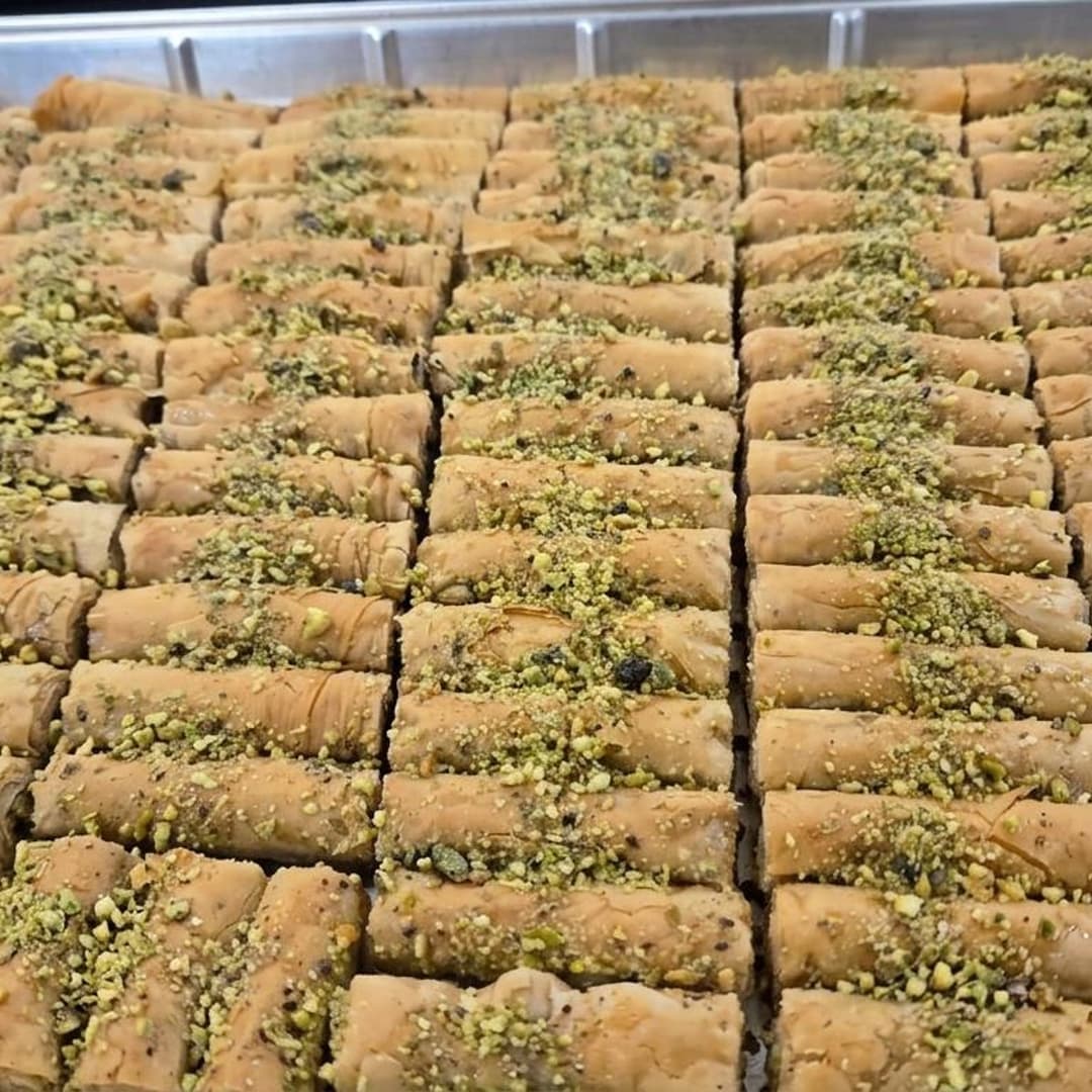 1/2 lb Pistachio Fingers Baklava